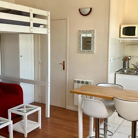 아파트 Le 22 - 4p Proche & Vue Bourg 아로만체스레방