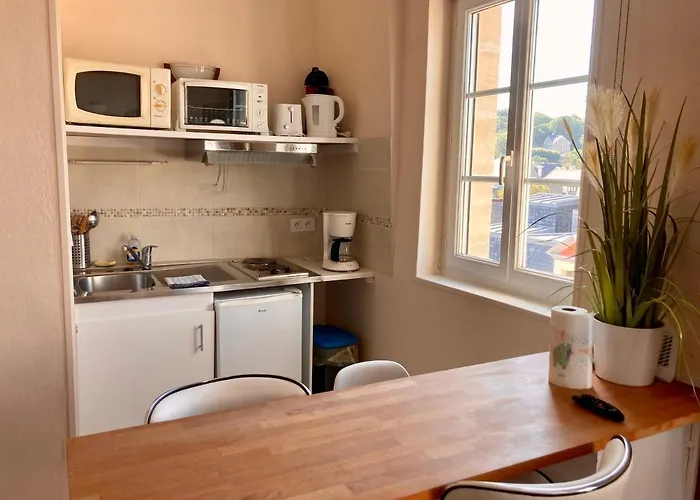 Le 22 - 4p Proche & Vue Bourg 아로만체스레방